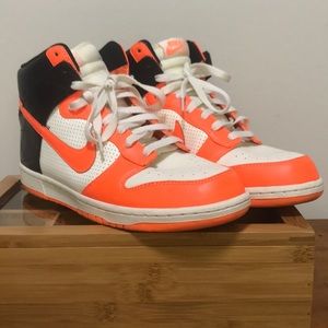 Nike Dunk hi top. Size 9.